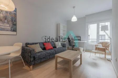 Alquiler de piso en Calle de San Bernabé - Photo 3