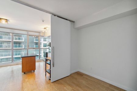 179 George St, Unit 904 - Photo 4