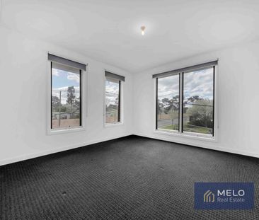 Luxurious Corner townhouse - Photo 3