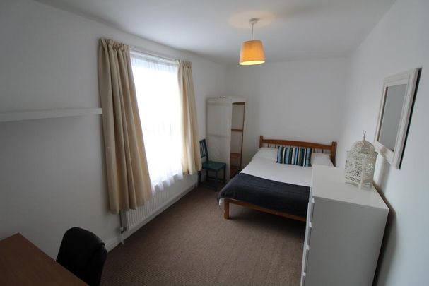 4 bedroom terraced house to rent - Photo 1
