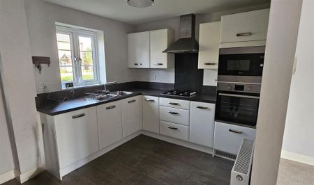 2 bedroom semi-detached house to rent - Photo 3