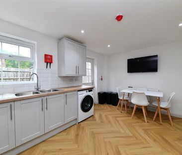 Mendip Way, Stevenage, SG1 - Photo 2