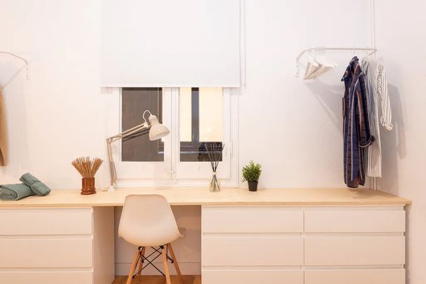 Carrer Gran de Gràcia, Barcelona, Catalonia 08012 - Photo 1