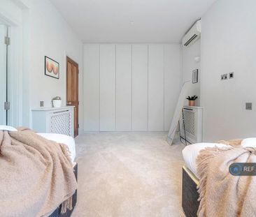 4 bedroom semi-detached house to rent - Photo 6
