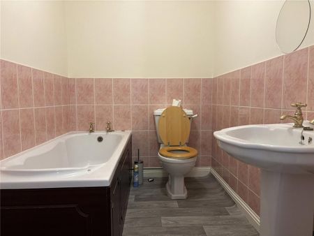 2 bedroom apartment to rent - Photo 5