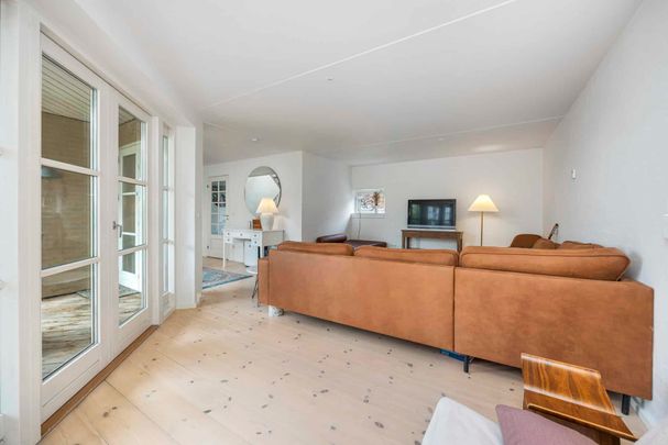 Flot villa med udsigt til fjorden i Veddelev | Roskilde - Foto 1