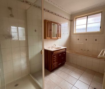 2/9 Hotham Street, Hughesdale VIC 3166 - House For Rent | Domain - Photo 2