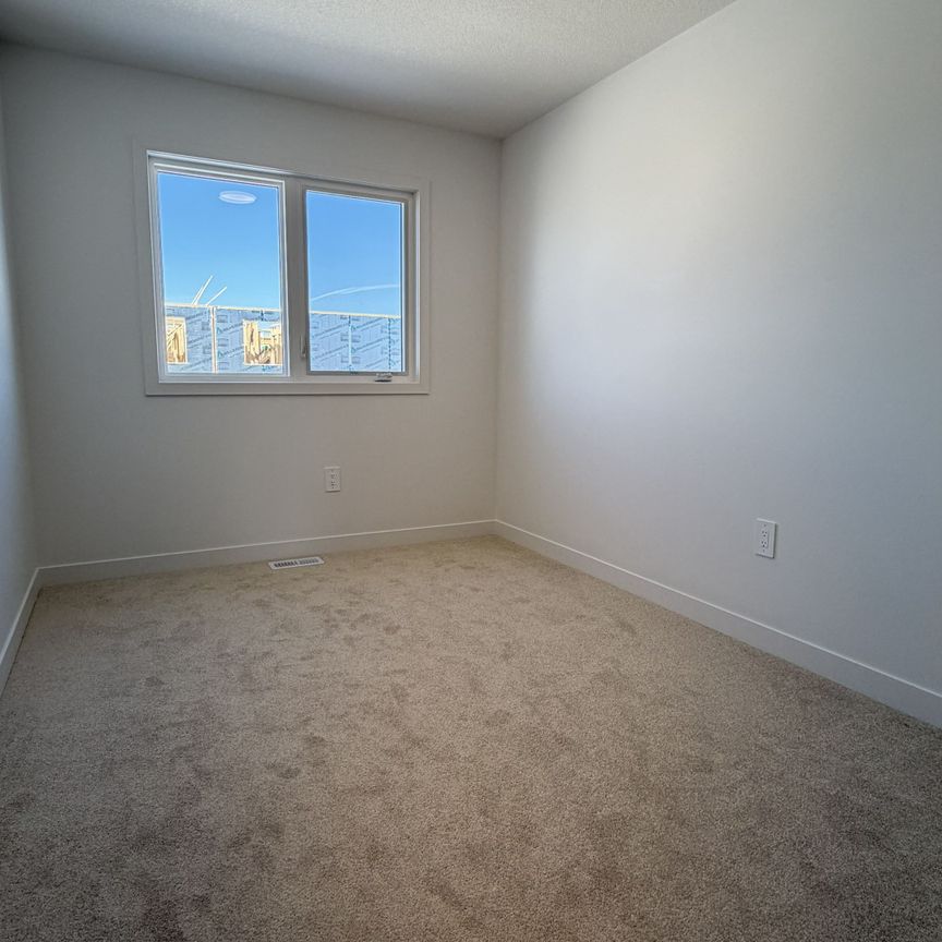 For Lease - 8 Red Oak Common, Cambridge, Ontario - Photo 1