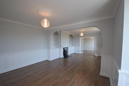 4 bedroom detached house to rent - Photo 3