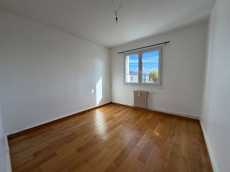 Location Appartement 3 pièces 79m² AYTRE 17440 - Photo 4