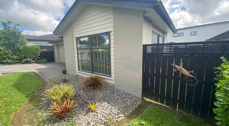 Modern Living In Anselmi Ridge - Photo 5