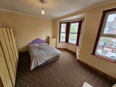 1 Bed Flat, Borwick Avenue, E17 - Photo 3