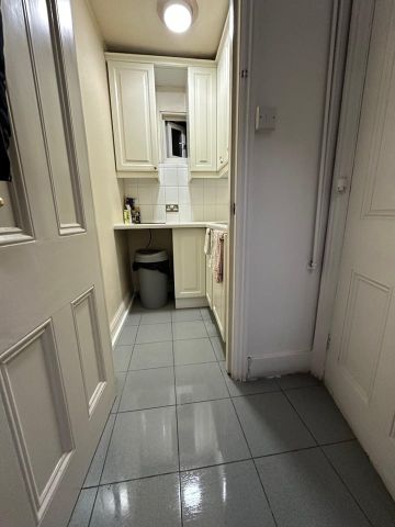 Room in a Shared Flat, Kilburn High Road, NW6 - Photo 5