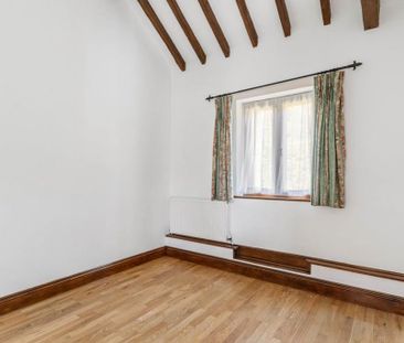 2 bedroom barn conversion to rent - Photo 1