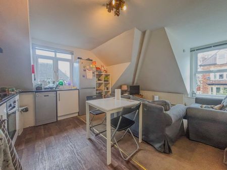 3 bedroom apartment to rent - Photo 2