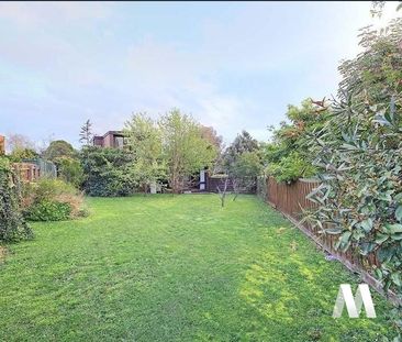 8 Shalimar Court, Vermont South VIC 3133 - House For Rent | Domain - Photo 5