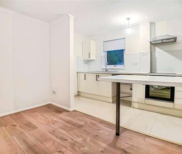 Melville Heath, South Woodham Ferrers, Chelmsford, Essex, CM3 - Photo 3