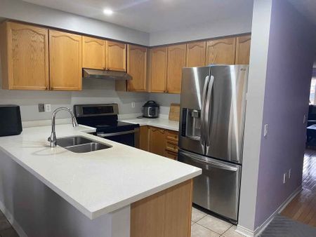 For Lease - 878 Scollard Court Unit# 8, Mississauga, Ontario - Photo 4