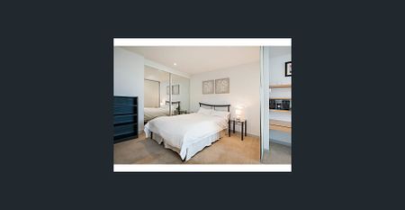 FURNISHED 1-BED, 1-BATH APARTMENT OVER LOOKING YARRA RIVER! - Photo 2