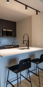 3 1/2 APPARTEMENT MEUBLÉ À LOUER - Photo 4