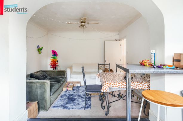 4 bedroom semi-detached house to rent - Photo 1