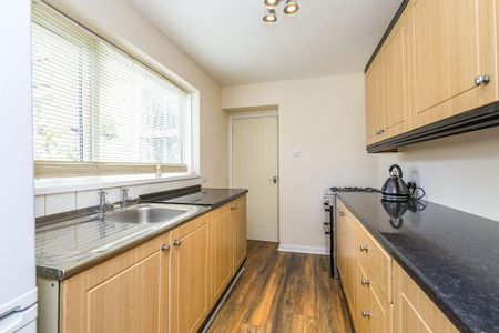 2 bedroom terraced house to rent - Photo 4