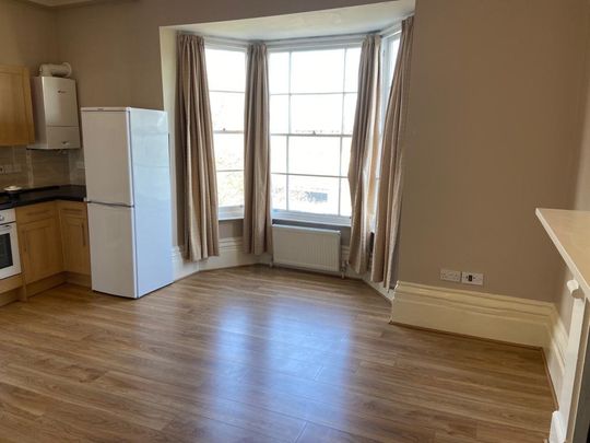 1 Bed Flat, Dover Place, BS8 - Photo 1