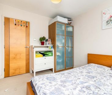 Henke Court, Caerdydd, CF10 - Photo 1