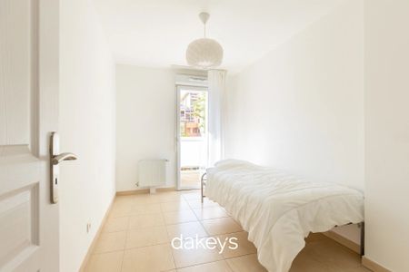 Location Appartement 3 pièces 64m² MARSEILLE 8ème - Photo 4