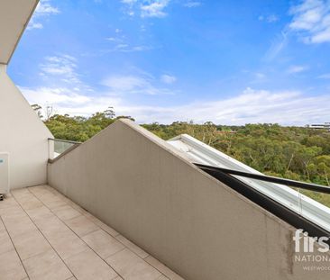 Luxury Penthouse Living! - Photo 1