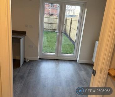 3 bedroom end of terrace house to rent - Photo 5