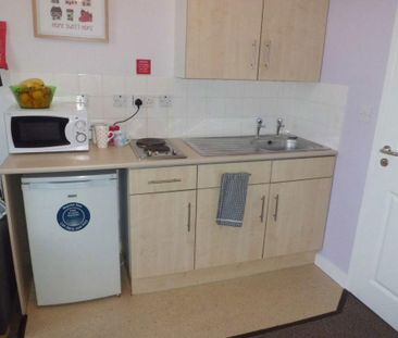 Studio to rent - Photo 6
