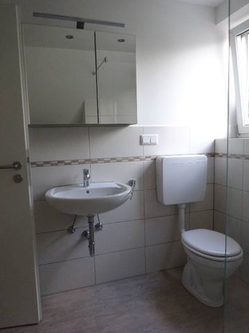 2,5 Zimmer Dachgeschoss Wohnung in Neuss Römerstraße - Photo 2