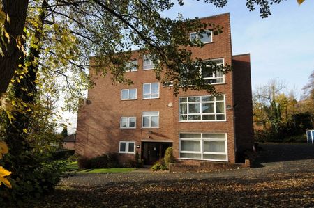 Crescent Park, Stockport - Photo 2