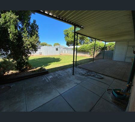4 Dublin Avenue, Salisbury Downs, SA 5108 - Photo 2