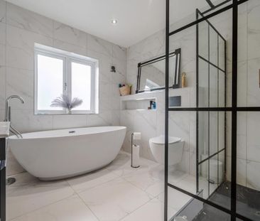 5 bedroom detached house to rent - Photo 4