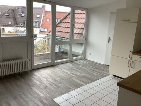 Wohnglück - Frisch sanierte - ansprechende 3-Zi.-Wohnung mit Balkon und Einbauküche - Photo 4