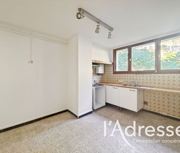 Location appartement 3 pièces, 82.00m², Marseille 08 - Photo 1