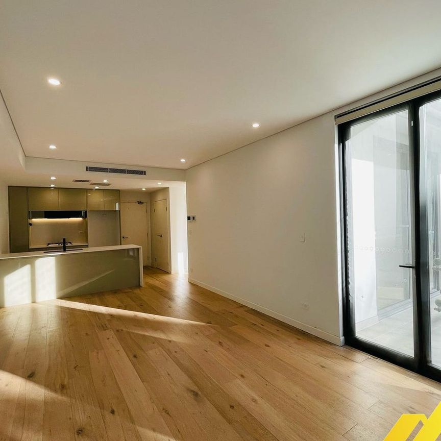 North-facing, Modern 2-Bedroom Apartment with Expansive Terrace - Photo 1