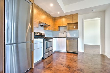 Experience the pulse of downtown Montreal at Allegra and Le V, where lively streets, top dining spots, and endless enter - Photo 5