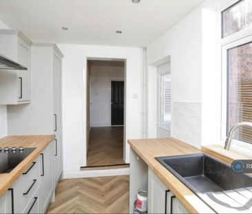 4 bedroom terraced house to rent - Photo 4