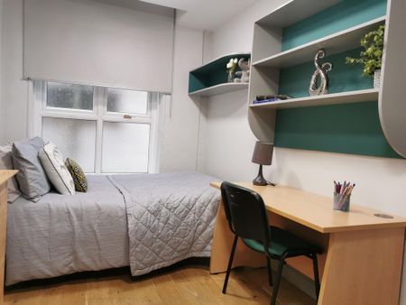1 bedroom in a house share to rent - Photo 4