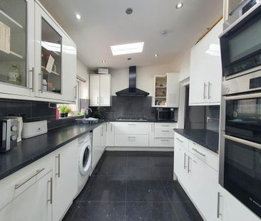 1 bedroom in a house share to rent - Photo 4