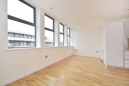 Studio to rent - Photo 3