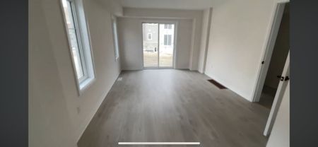 For Lease - 19 Ambereen Place, Clarington, Ontario - Photo 5