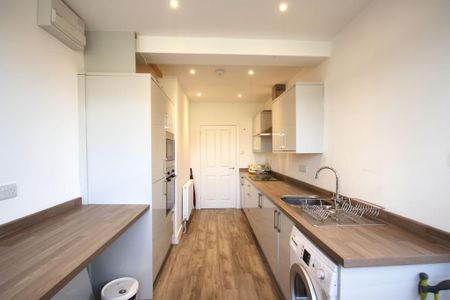 3 bedroom detached house to rent - Photo 5