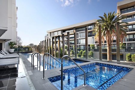 RESORT STYLE LIVING APARTMENT WITH POOL & GYM - Photo 2