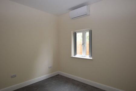 3 bedroom House To Let - Photo 4