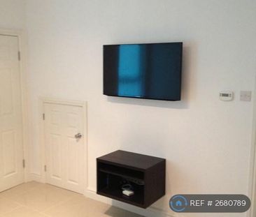 1 bedroom in a house share to rent - Photo 1