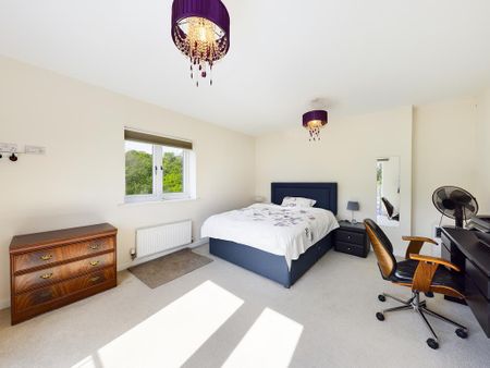 4 bedroom detached house to rent - Photo 5